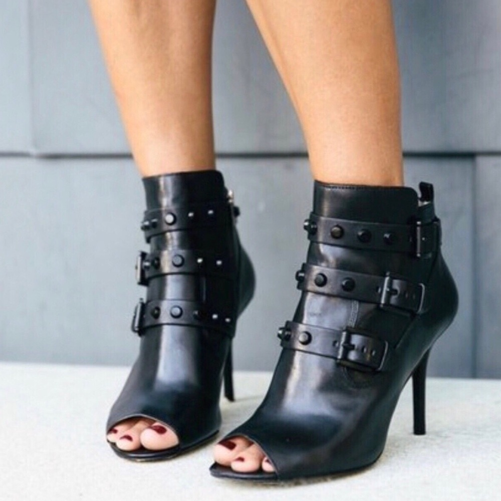 Michael Kors Bryn black open toe botties size 7